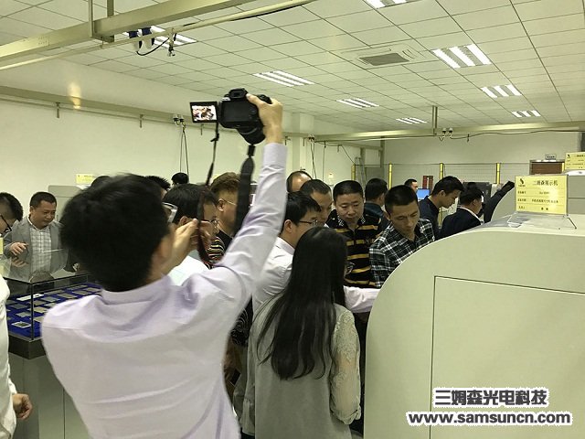 九游会J92017携艾邦共同举办3D玻璃行业精英新春茶话会圆满成功！_hjhb861.com